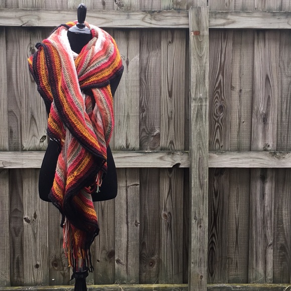 ❄️ NWOT COZY knit scarf/wrap ❄️ - Picture 1 of 7